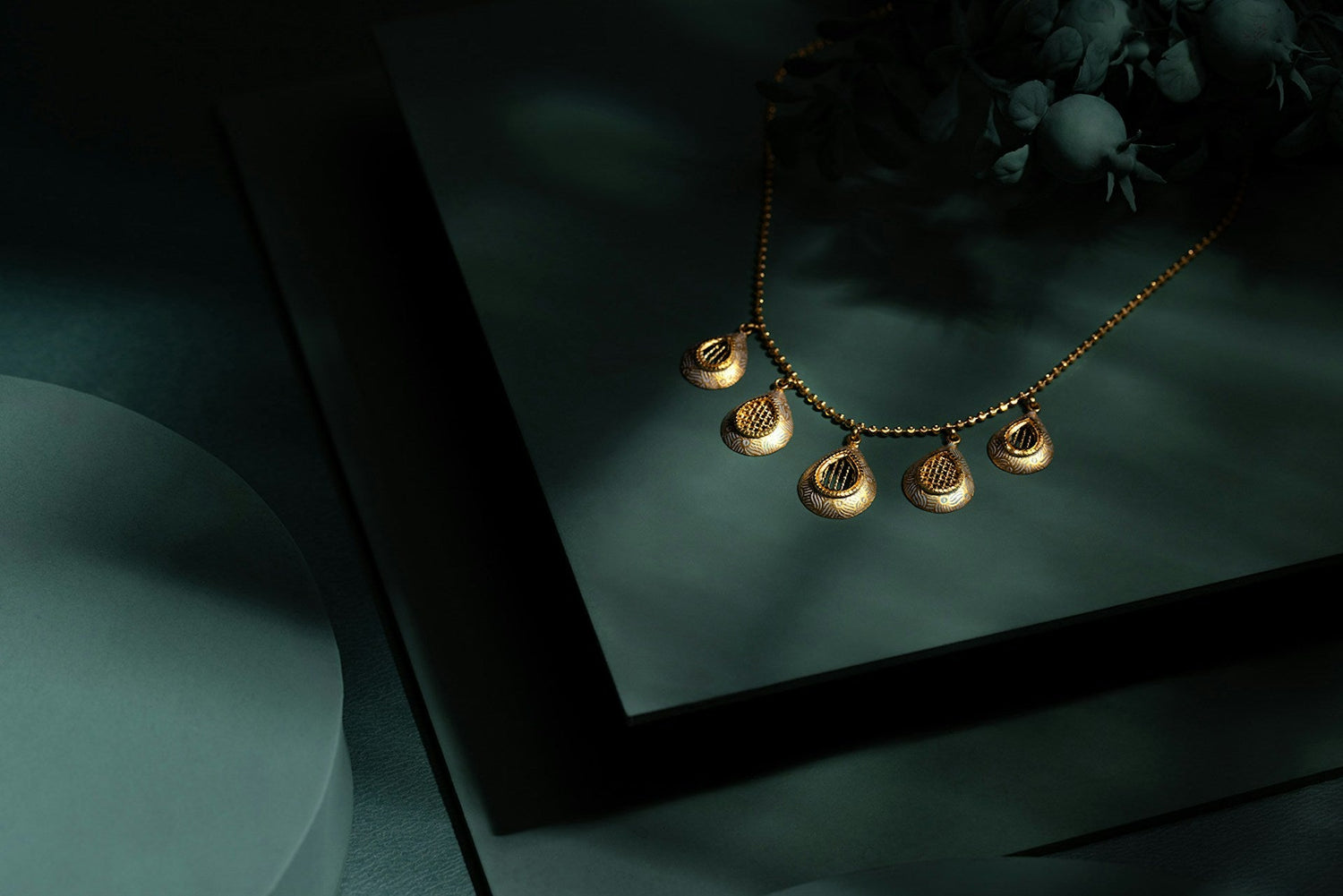 Neckless